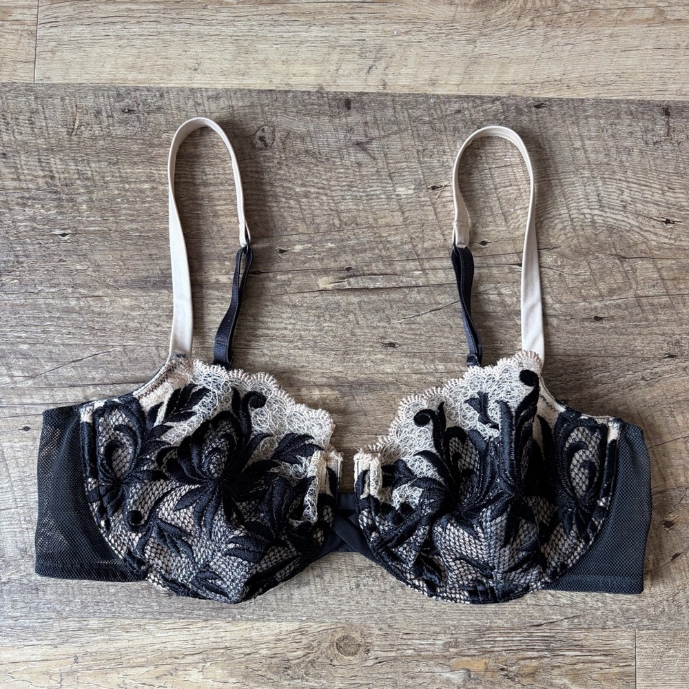 Victoria’s Secret 36D Black and Nude Mesh Embroidered Bra Romantic Flirty